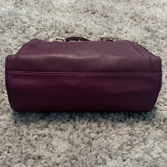 GUESS Purse / Handbag (12”x9”x6”) - Picture 9 of 16